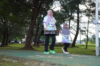 Runner Photo 2203003