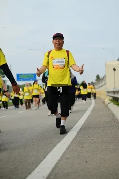 Runner Photo 2203100