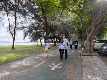 Runner Photo 2205180
