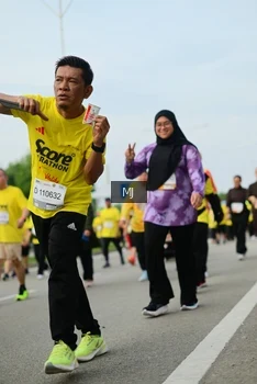 Runner Photo 2206015