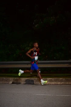 Runner Photo 2212693