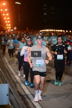 Runner Photo 2213316