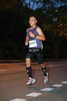 Runner Photo 2220073