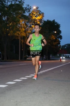 Runner Photo 2220125