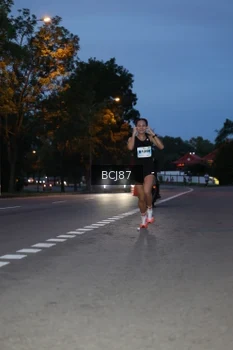 Runner Photo 2220140