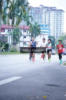 Runner Photo 2221011