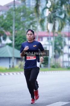 Runner Photo 2221135