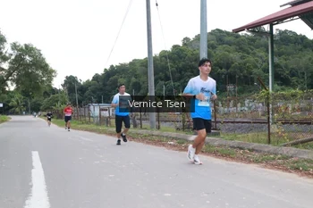 Runner Photo 2221153