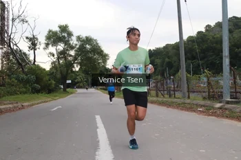 Runner Photo 2221333