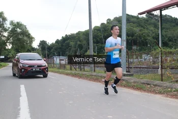 Runner Photo 2221758