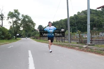 Runner Photo 2221856