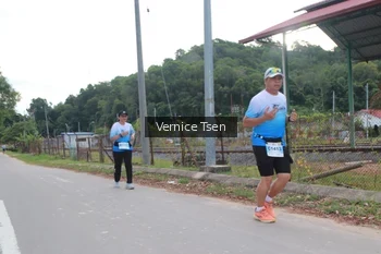 Runner Photo 2227005