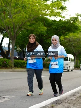 Runner Photo 2230024