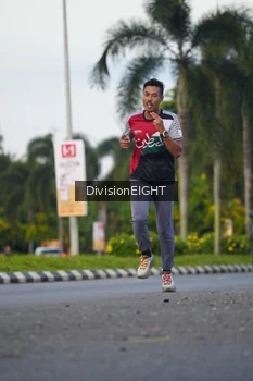 Runner Photo 2232875