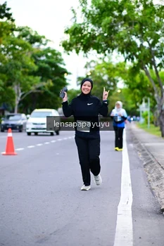 Runner Photo 2236271