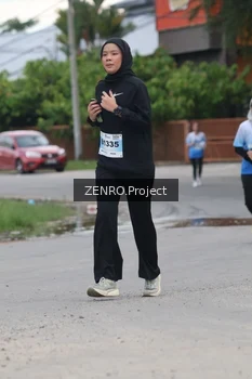 Runner Photo 2240120