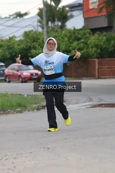 Runner Photo 2240258