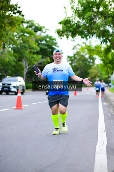 Runner Photo 2242837