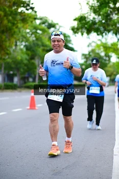 Runner Photo 2243003
