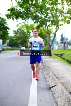 Runner Photo 2243081