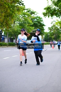 Runner Photo 2243389