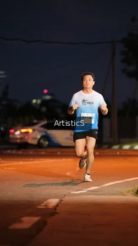 Runner Photo 2243685