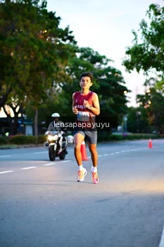 Runner Photo 2244111