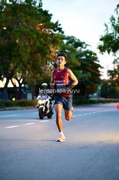 Runner Photo 2244124