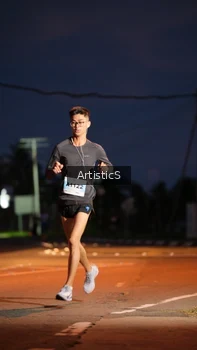 Runner Photo 2244260