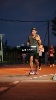 Runner Photo 2245223