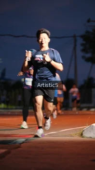 Runner Photo 2245345