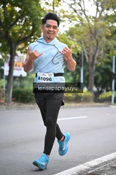 Runner Photo 2246676