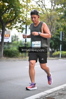 Runner Photo 2246707