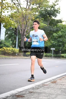 Runner Photo 2246778