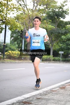 Runner Photo 2246789