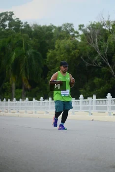 Runner Photo 2266135