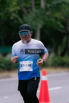 Runner Photo 2299937