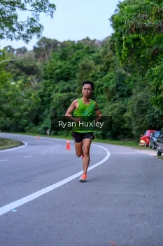 Runner Photo 2300200