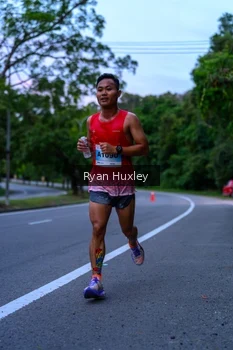 Runner Photo 2300500