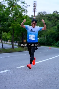 Runner Photo 2301114