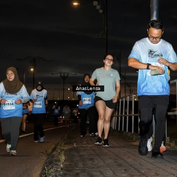 Runner Photo 2301149