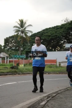 Runner Photo 2302171
