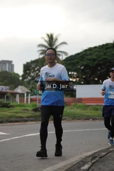 Runner Photo 2302181