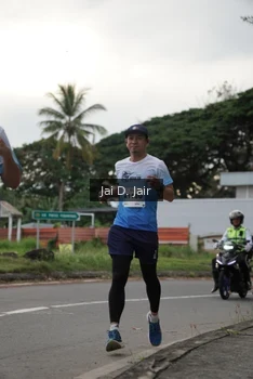 Runner Photo 2302202