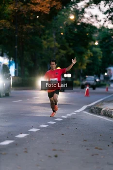 Runner Photo 2305001