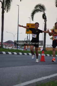 Runner Photo 2319371