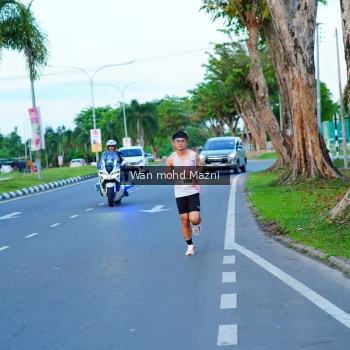 Runner Photo 2322500