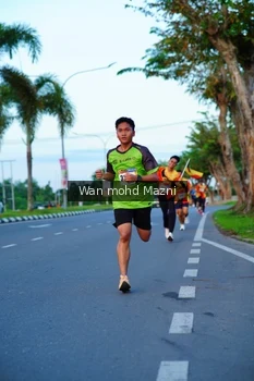 Runner Photo 2322720