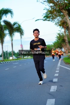 Runner Photo 2323203
