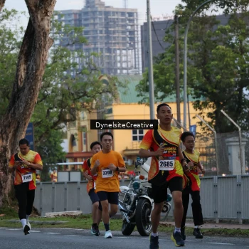 Runner Photo 2333493